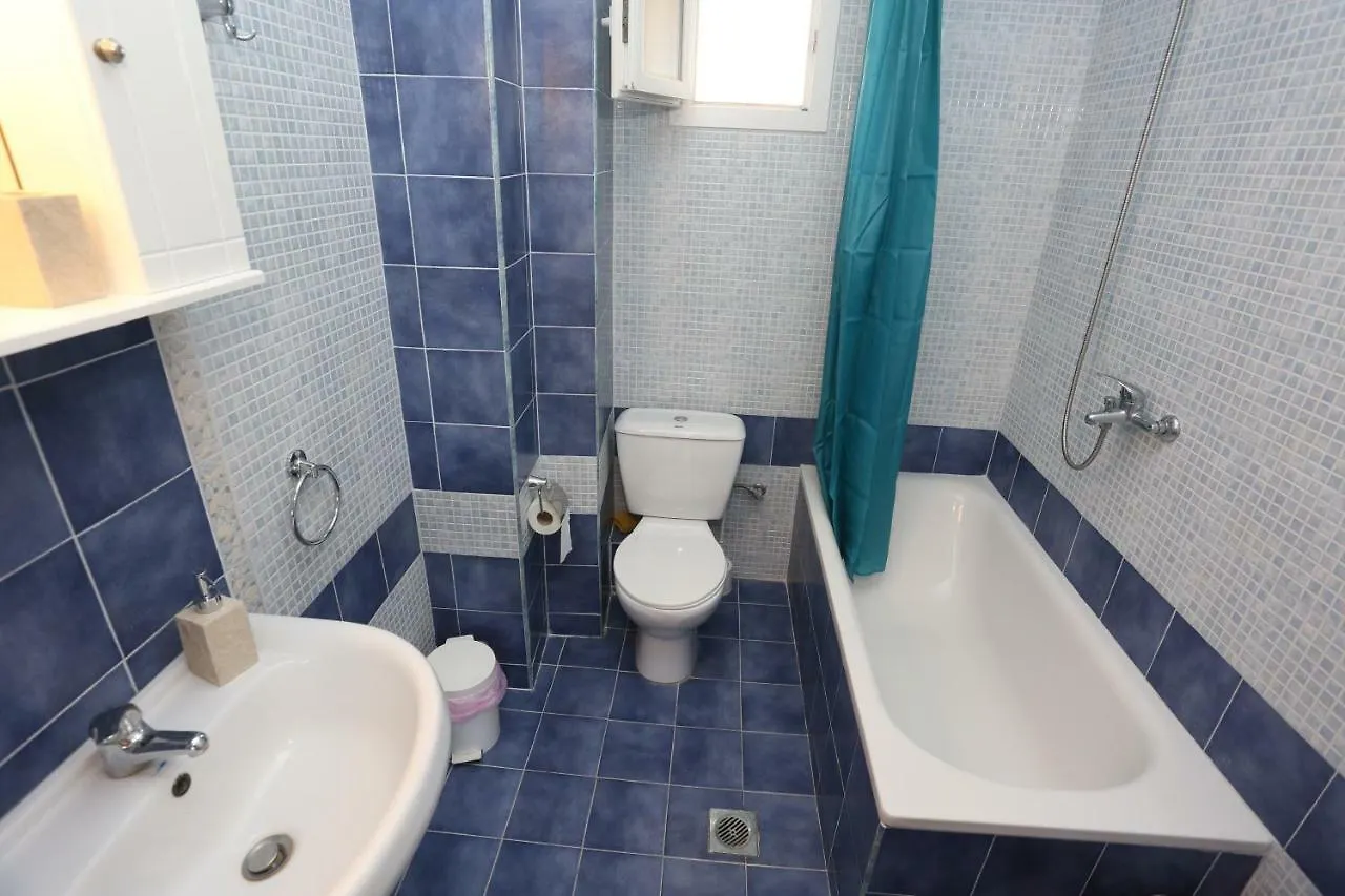 Villa Argo 2 - Beachfront, Big Gardens, Location! Pefkochori Greece