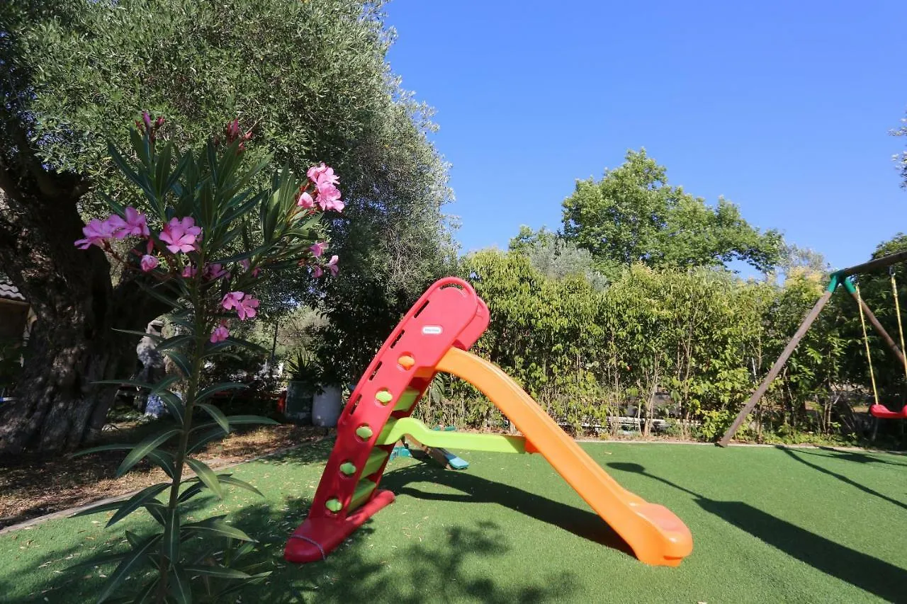 Villa Argo 2 - Beachfront, Big Gardens, Location! Pefkochori Greece