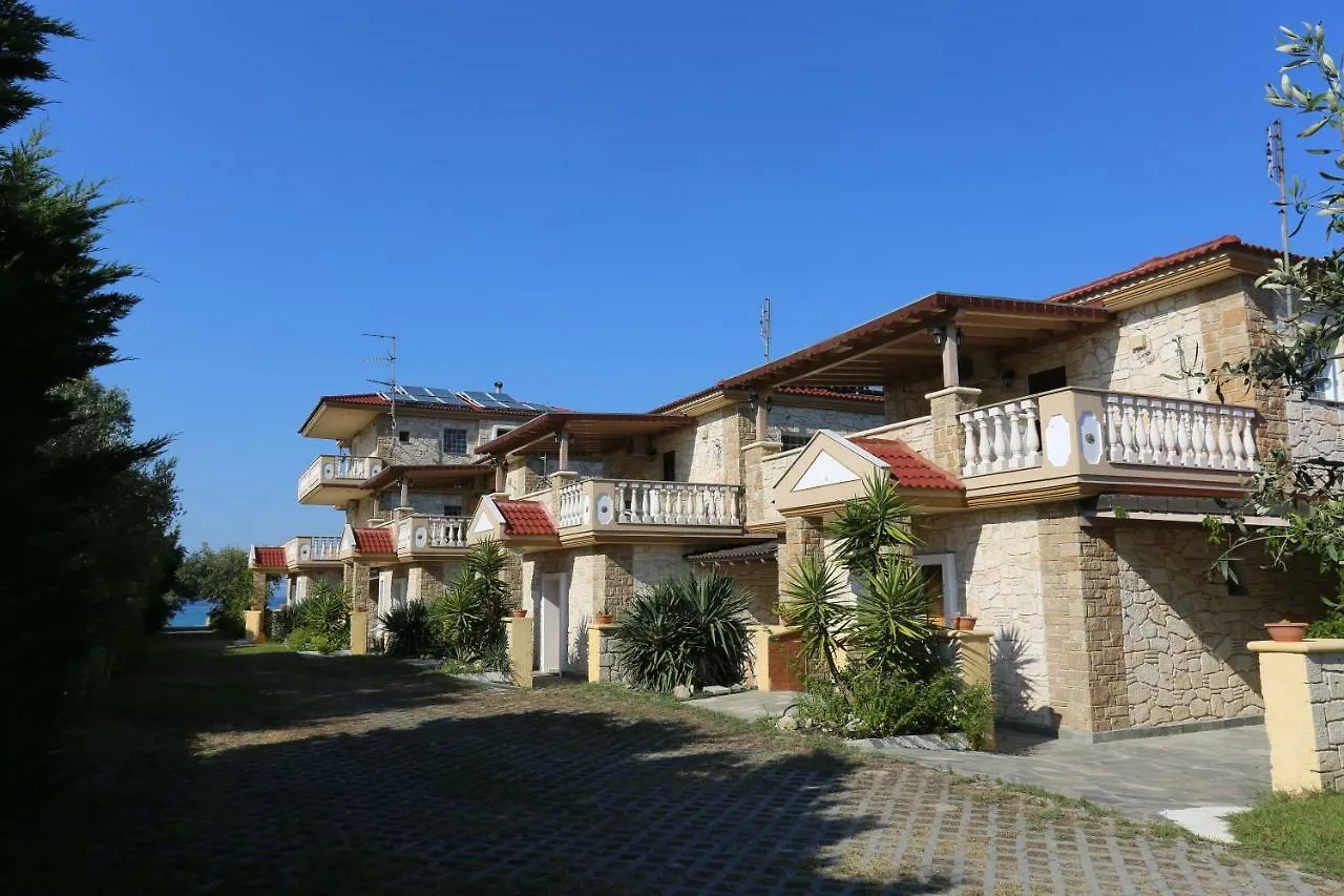 Villa Argo 2 - Beachfront, Big Gardens, Location! Pefkochori