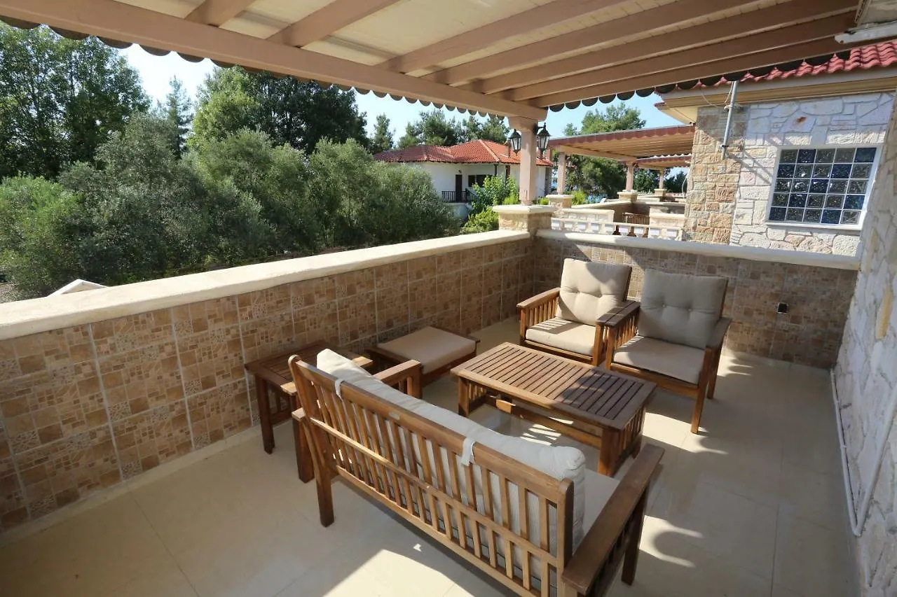 Villa Argo 2 - Beachfront, Big Gardens, Location! Pefkochori