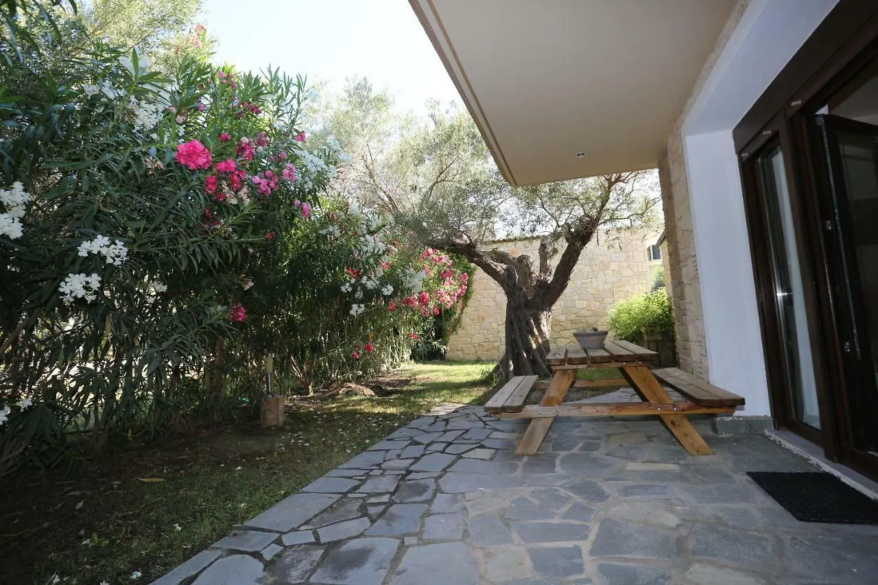 Villa Argo 2 - Beachfront, Big Gardens, Location! Pefkochori
