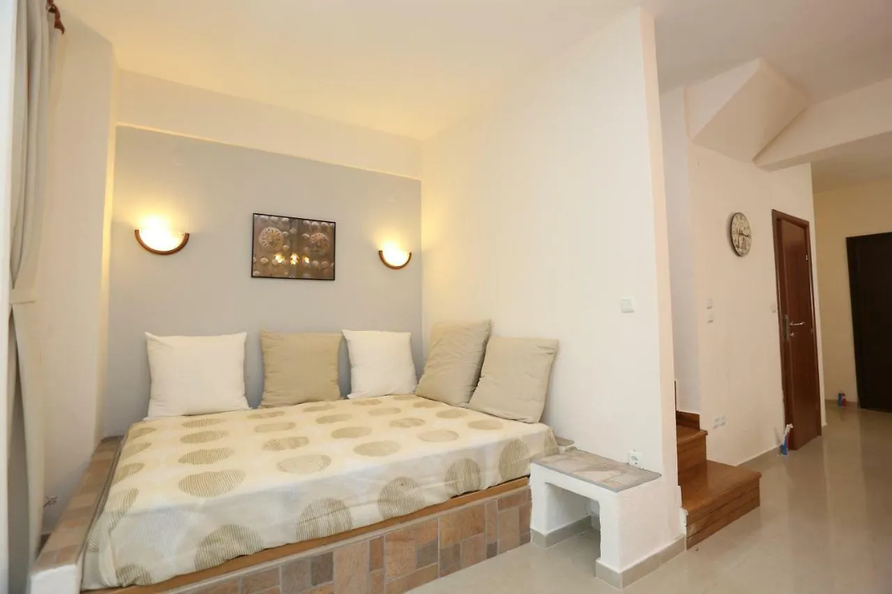 Villa Argo 2 - Beachfront, Big Gardens, Location! Pefkochori