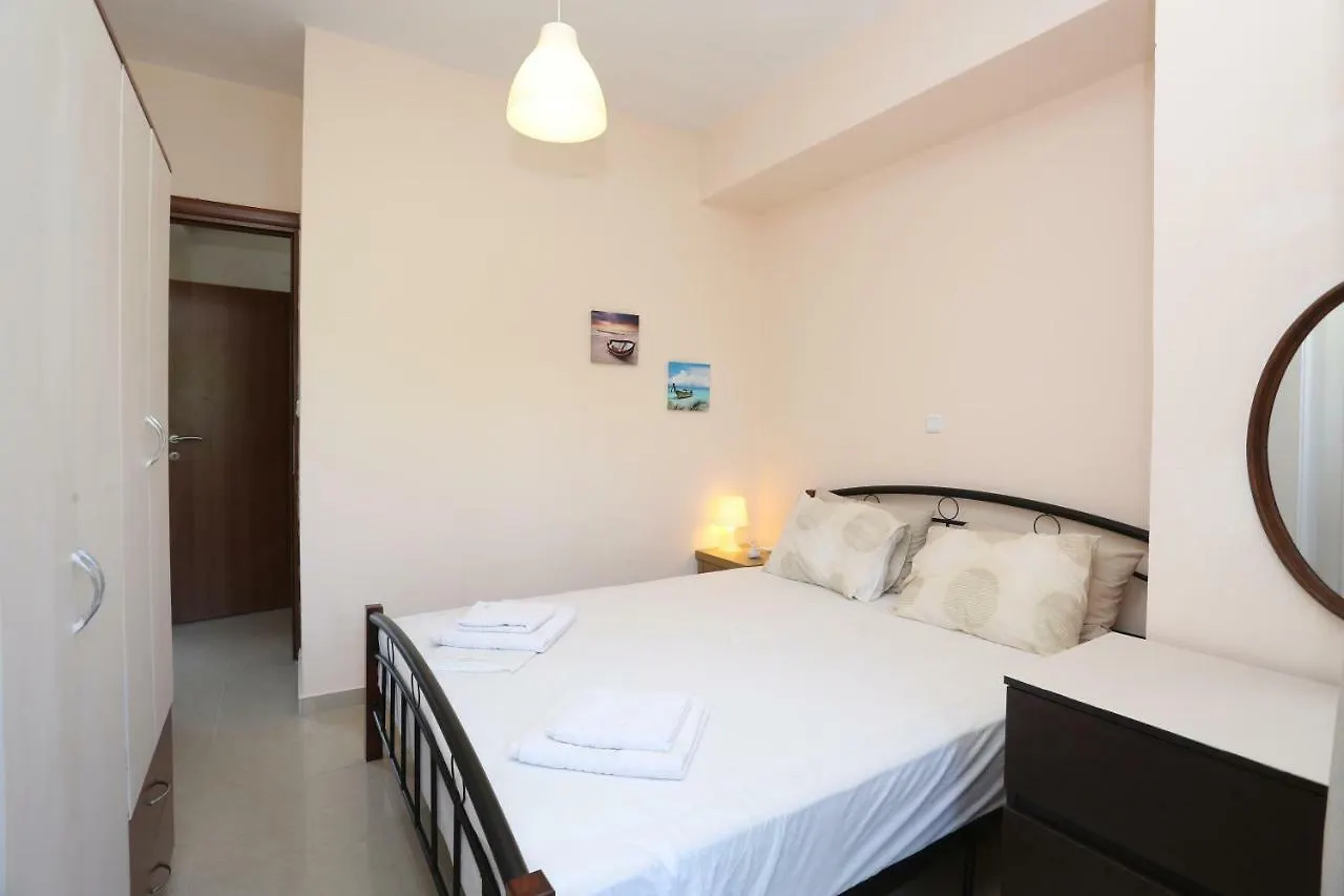 Villa Argo 2 - Beachfront, Big Gardens, Location! Pefkochori