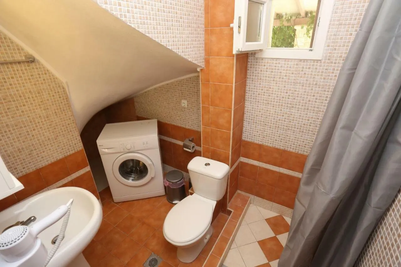 Villa Argo 2 - Beachfront, Big Gardens, Location! Pefkochori
